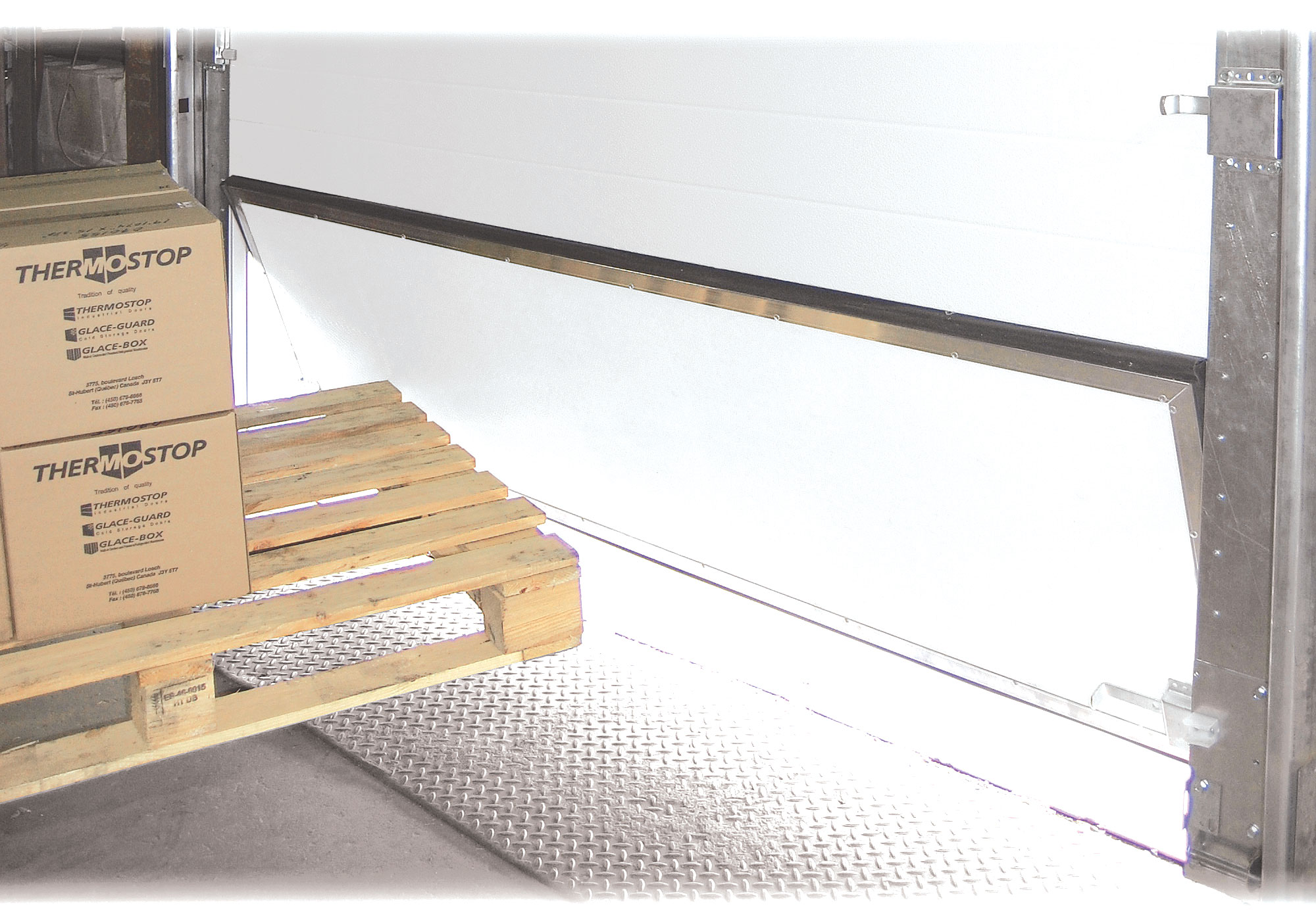 Breakfree 200 - Impactable Breakaway Dock Door